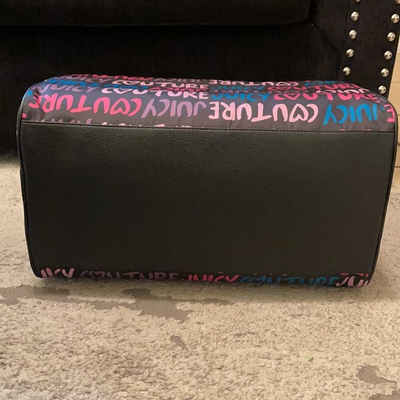 Juicy Couture Large Logo Weekender Duffle Bag - Picture 6 of 10